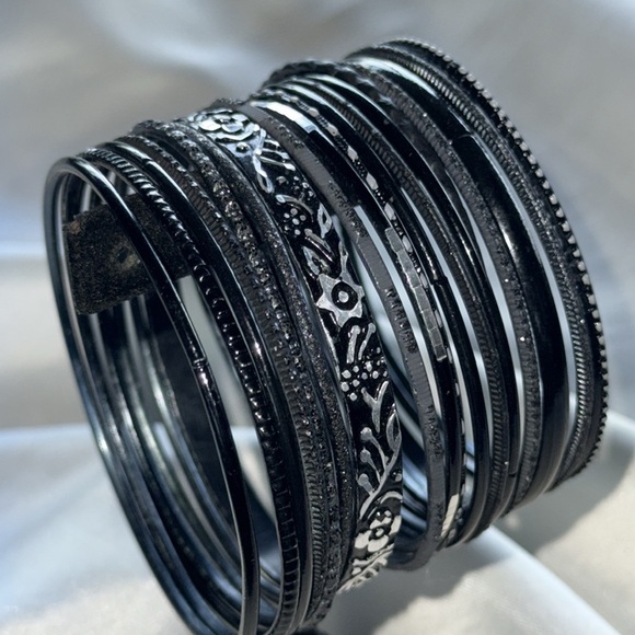 Trendy Black Dark Gray Bangle Stack Set Silver Accents 18 Pieces - Picture 3 of 6